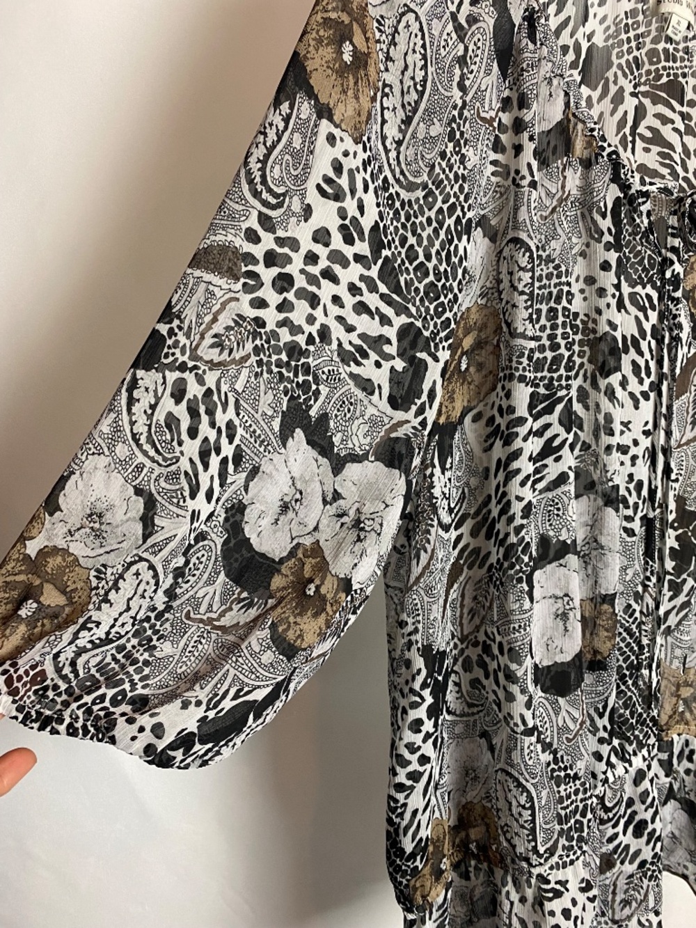 Studio Works Womenʻs Sheer Lightweight Paisley Floral Animal Print Blouse XL - Picture 5 of 7